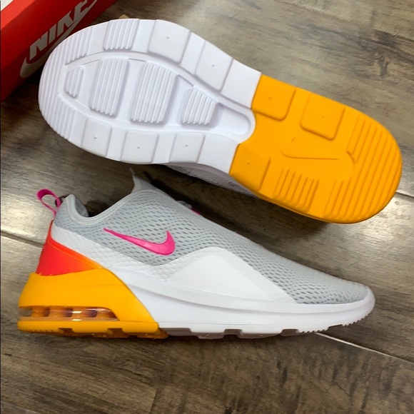 NIKE WMNS AIR MAX MOTION 2 pure platinum/laser - Picture 3 of 16